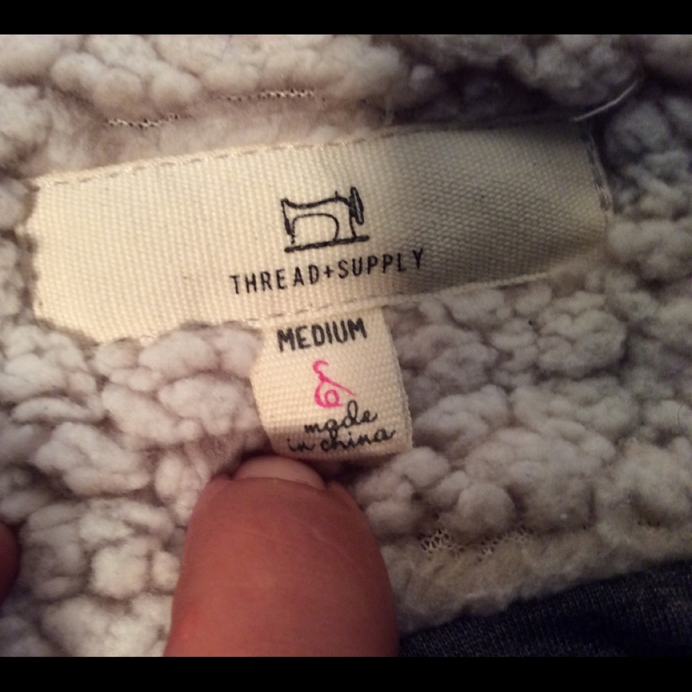 Thread & Supply Wubby Fleece Pullover Women’s sz L - Picture 6 of 8